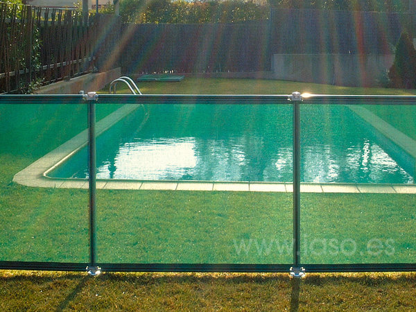 Valla para piscina en aluminio y malla de poliéster
